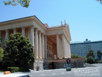 площадь у Зимнего театра